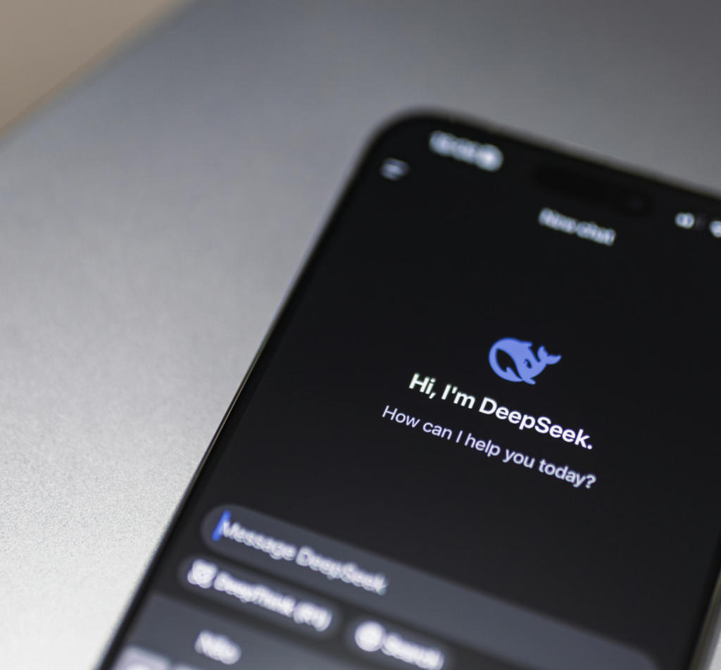 Este es uno de los secretos del éxito de DeepSeek: solo recluta talento chino y paga más de 1,3 millones de dólares